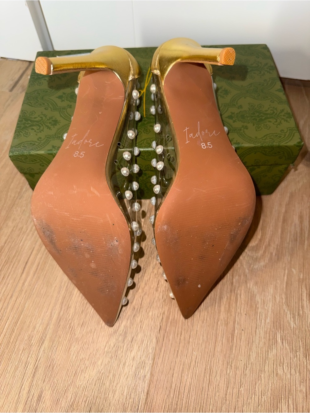 Tadore Pearl Embellished Clear PVC Gold Pointed Toe Pumps Heels Size 8.5 - Picture 6 of 7